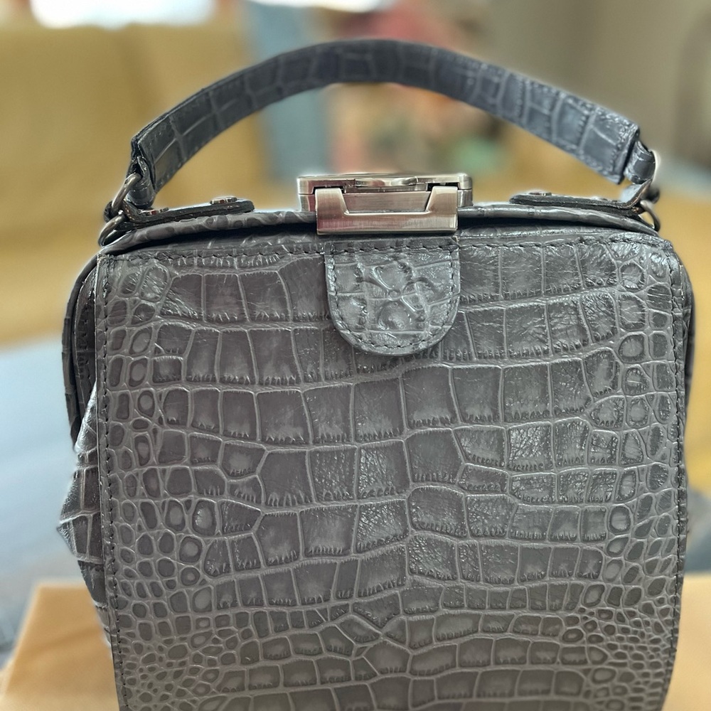 Patricia Nash Gray Croc cross body w/long strap